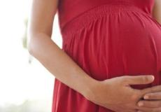 مرأة تجهض جنينها