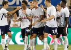 لاعبو توتنهام الإنجليزي