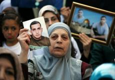 والدة اسير فلسطيني في سجون الاحتلال الاسرائيلي -صورة تعبيرية-
