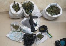 صورة نشرتها الشرطة للمواد التي تم ضبطها