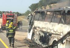 سخنين : حريق هائل في حافلة قرب مفترق هموفيل 