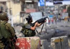 الاحتلال يطلق الرصاص على عاملين بطولكرم