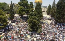 فلسطينيون يؤدون صلاة الجمعة في المسجد الأقصى المبارك