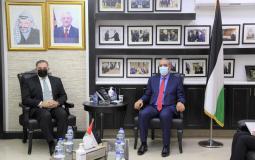 حسين الشيخ يستقبل سفير مصر لدى فلسطين طارق طايل