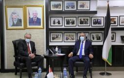 حسين الشيخ يستقبل المبعوث الأممي الجديد لعملية السلام بالشرق الأوسط