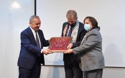 خلال تكريم  ممثل مكتب منظمة الصحة العالمية في فلسطين جيرالد روكنشوب