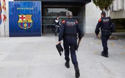 الشرطة الاسبانية تقتحم مكاتب برشلونة