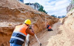 بلدية خان يونس تشرع بإنشاء مشروع تصريف الأمطار