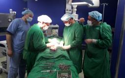 غزة: طاقم طبي فلسطيني يحقق نجاحات في العمليات الجراحية والقسطرة الطرفية