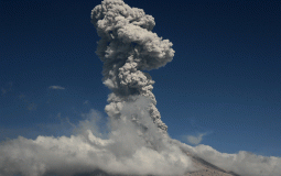 ثوران بركان في إندونيسيا