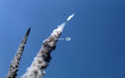 اطلاق صواريخ خلال مناورة لكتائب المجاهدين في غزة