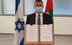 وزير الصحة الاسرائيلي يولي ادلشتاين مع اتفاقية مع الامارات العربية المتحدة