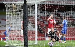 كيف أهدى حارس ارسنال الفوز لإيفرتون بهدف ساذج