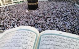 معتمون يطفون في الكعبة المشرفة عام 2019