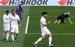 احتفال ماركو اسينسيو بهدفه في مرمى ايبار