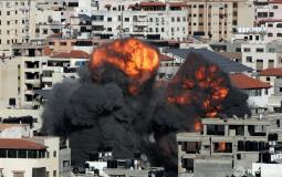لحظة قصف مقر بنك الإنتاج الفلسطيني غرب غزة