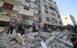 تدمير أحد المباني بفعل طائرات الاحتلال في غزة