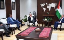 لقاء رئيس الوزراء الفلسطيني مع عدد من الشخصيات الأممية بشأن إعمار غزة