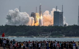 محطة الفضاء الوطنية الصينية أثناء انطلاق الصاروخ "لونج مارش 5 بي"