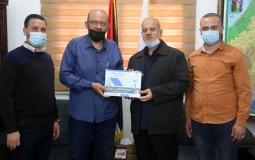 جانب من تسليم التنظيم والإدارة تُسلم الهيكل التنظيمي للأجهزة والادارات المركزية لوزارة الداخلية