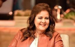 الفنانة دلال عبد العزيز