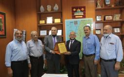 تجمع الشخصيات المستقلة يشيد بدور بلدية غزة خلال العدوان الأخير