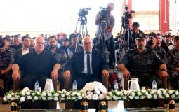 الدعاليس خلال حفل تحريج دفعة من ضباط وزارة الداخلية والأمن الوطني بمدينة غزة