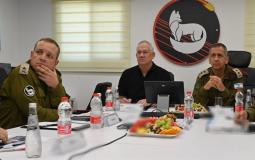 بيني غانتس مع عدد من قادة المنطقة الجنوبية