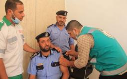 الداخلية بغزة تشرع بتطعيم كوادرها ضد فيروس كورونا
