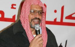 الشيخ يوسف الباز يعلق إضرابه عن الطعام