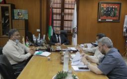 خلال لقاء رئيس بلدية غزة مع وفد من جمعية أساتذة الجامعات لبحث سبل تعزيز التعاون.