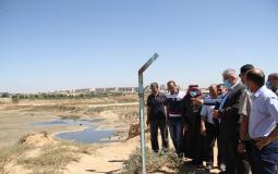 مازن غنيم يطلع على حجم الأضرار التي لحقت بقطاع المياه