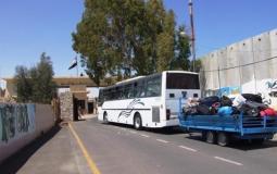 حافلة تقل مسافرين عبر معبر رفح جنوب قطاع غزة