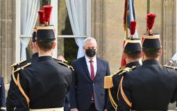 بيني غانتس خلال استقباله في فرنسا اليوم