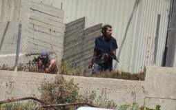 مستوطنون يطلقون النار المباشر على الفلسطينيين في قرية عوريف/نابلس