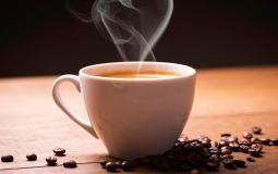 مندوب توصيل يبصق في أكواب القهوة بالسعودية