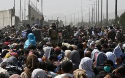 الآلاف من الافغان في مطار كابول الدولي