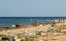 تلوث كارثي يصيب الشواطئ الليبية