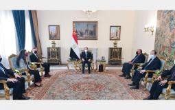 الرئيس المصري مع مستشار الأمن القومي