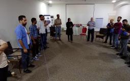خلال جلسة الدعم النفسي للصحفيين في مؤسسة فلسطينيات