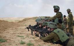 قوة من الجيش الاسرائيلي على حدود غزة