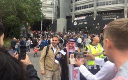 الأعلام السعودية تزين مباراة نيوكاسل يونايتد وتوتنهام الانجليزي