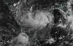 محافظة مسقط تتأثر بإعصار شاهين