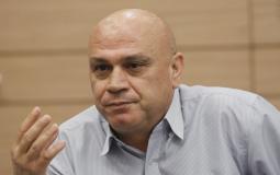 وزير إسرائيلي يكشف عن دولة عربية في طريقها للتطبيع