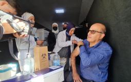 د. غنام ومديرا الصحة والشرطة في رام الله والبيرة يطلقون حملة تطعيم ميدانية