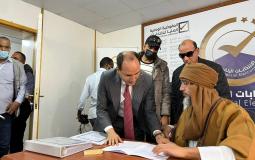 سيف الإسلام القذافي يقدم أوراق ترشحه للرئاسة الليبية