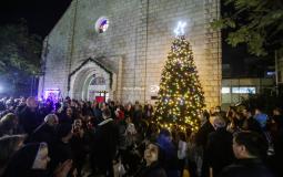 الطائفة المسيحية في قطاع غزة تضيء شجرة الميلاد في كنيسة العائلة المقدسة