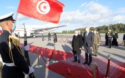 الرئيس عباس يصل تونس