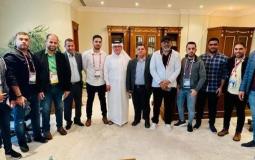 هنية والبعثة الإعلامية يلتقون السفير العمادي في الدوحة