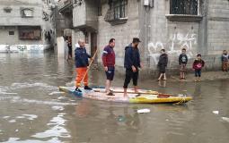 غرق شوارع في جباليا شمال قطاع غزة بفعل الأمطار
